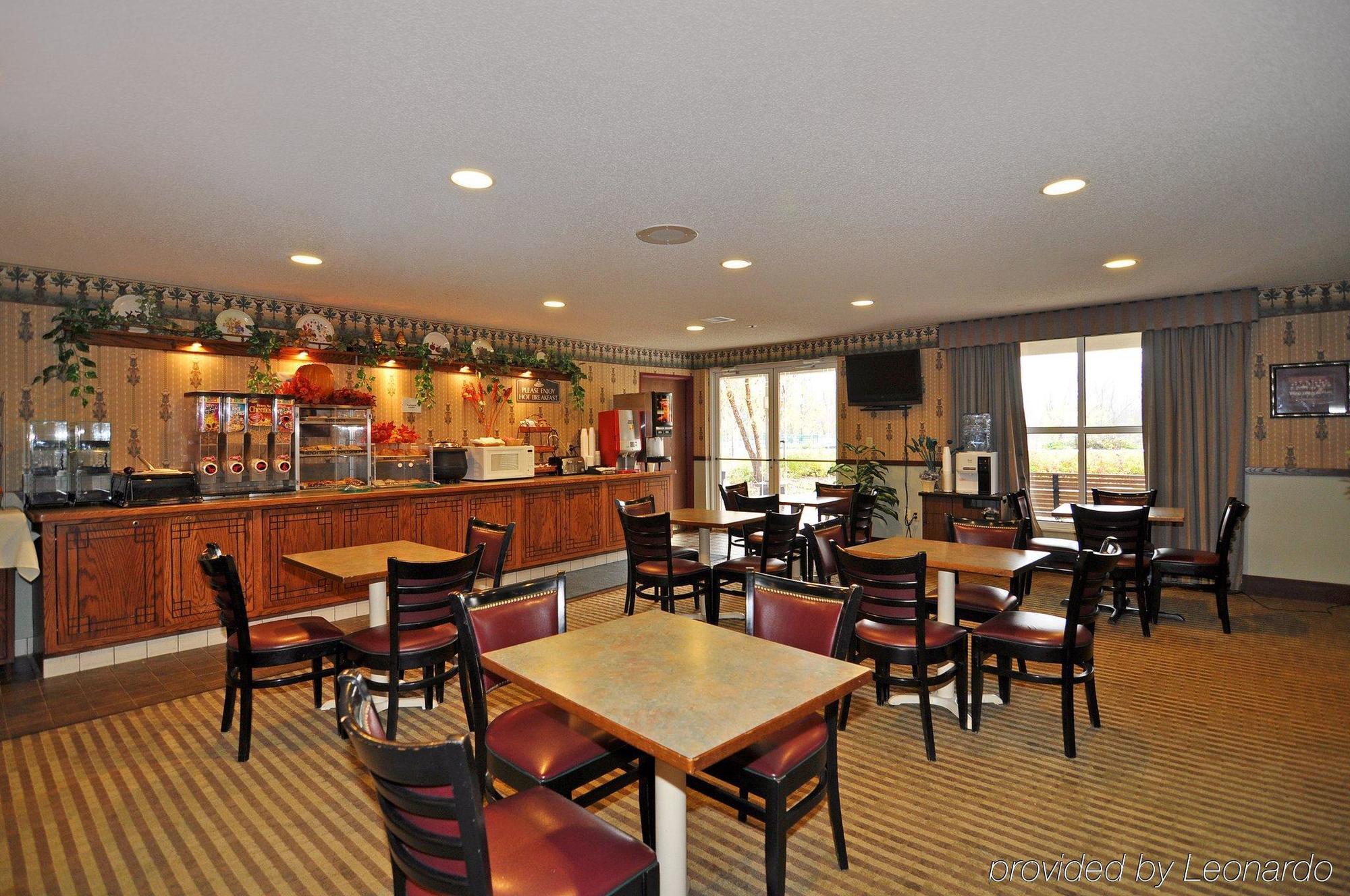 Norwood Inn And Suites 차스카 레스토랑 사진