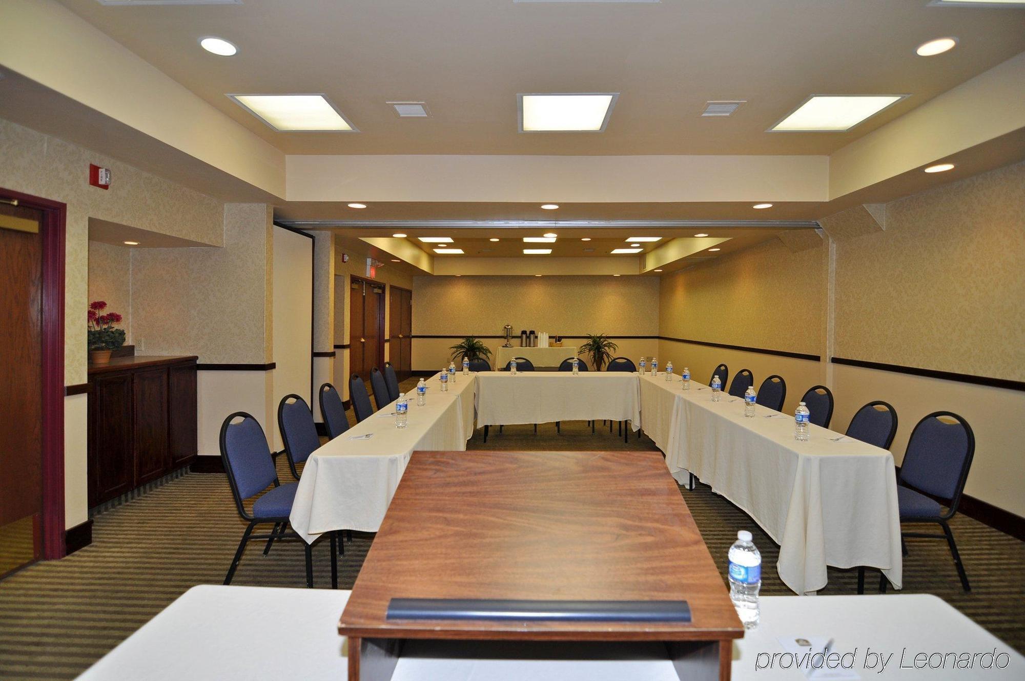 Norwood Inn And Suites 차스카 사업 사진