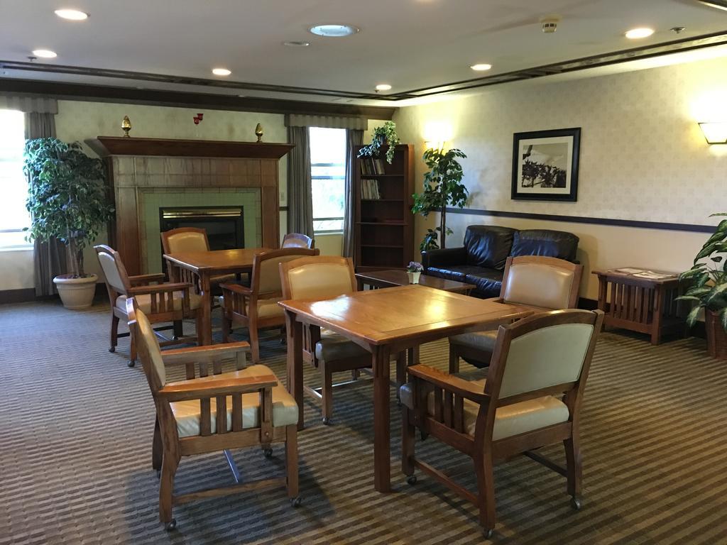 Norwood Inn And Suites 차스카 외부 사진
