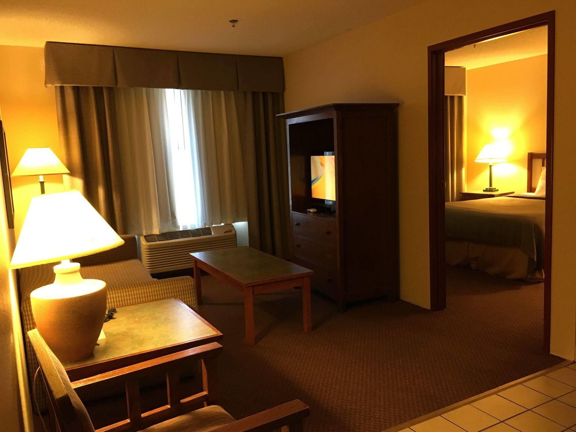 Norwood Inn And Suites 차스카 외부 사진