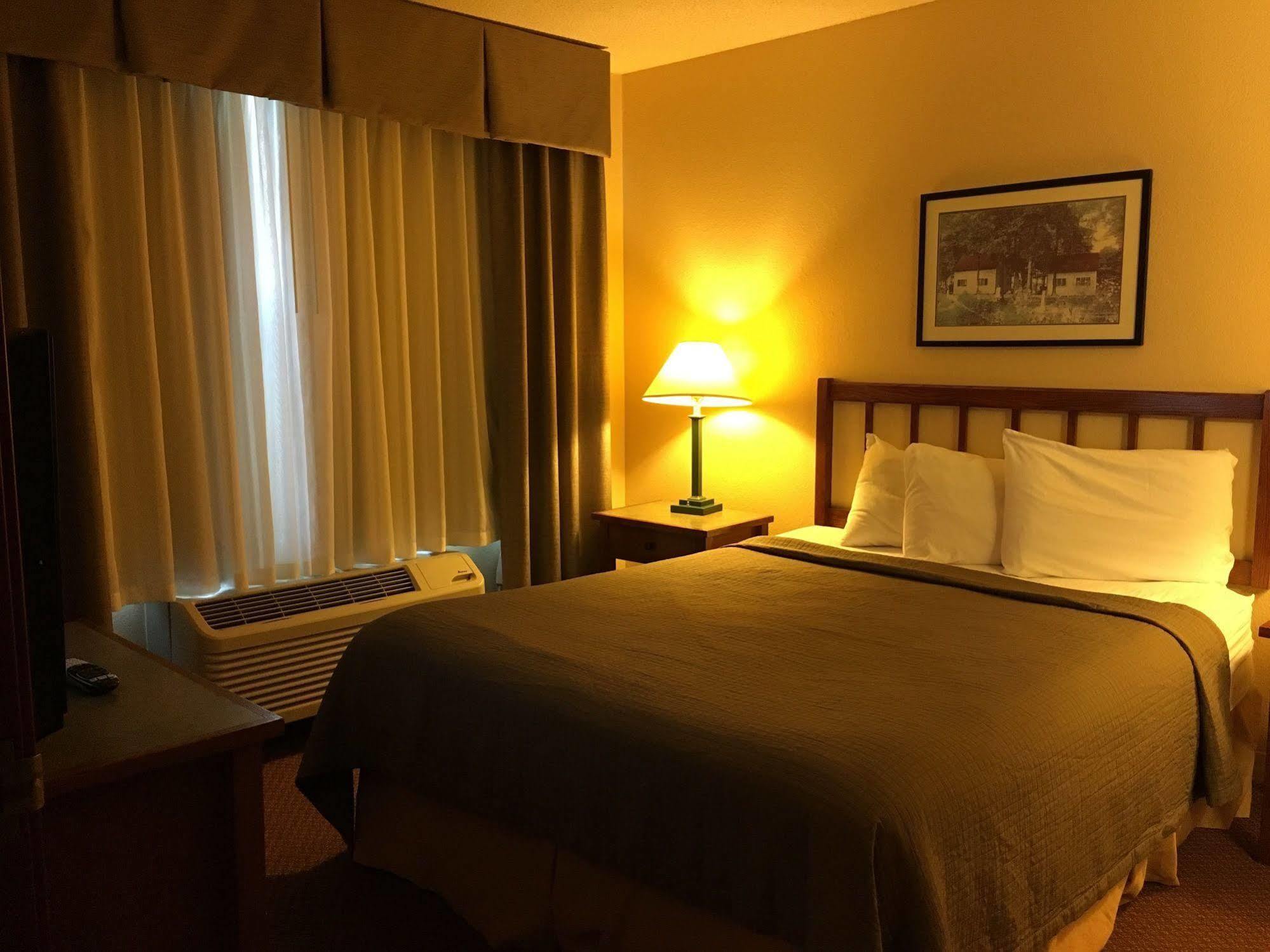Norwood Inn And Suites 차스카 외부 사진